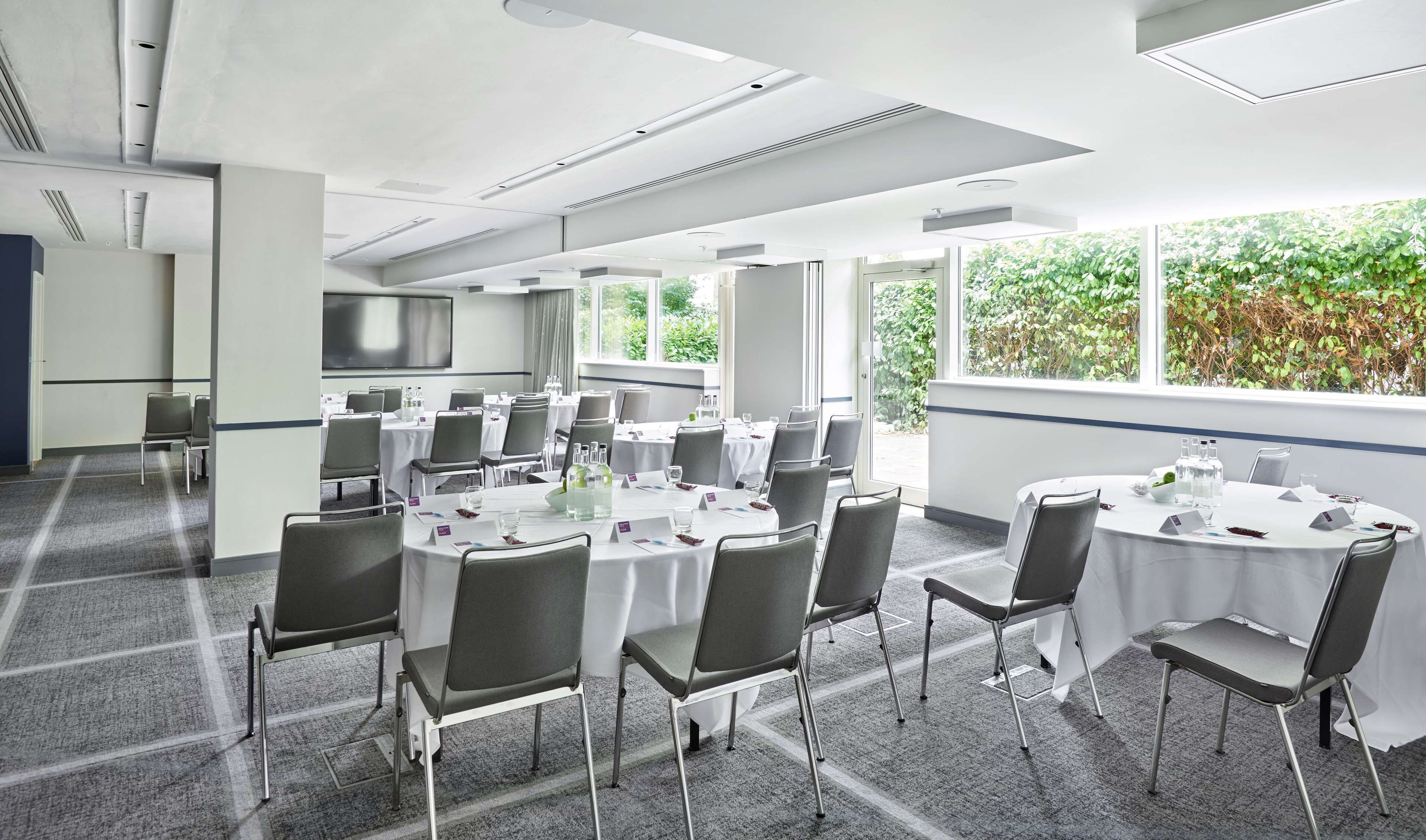Photo - Hyatt Place London Heathrow Airport