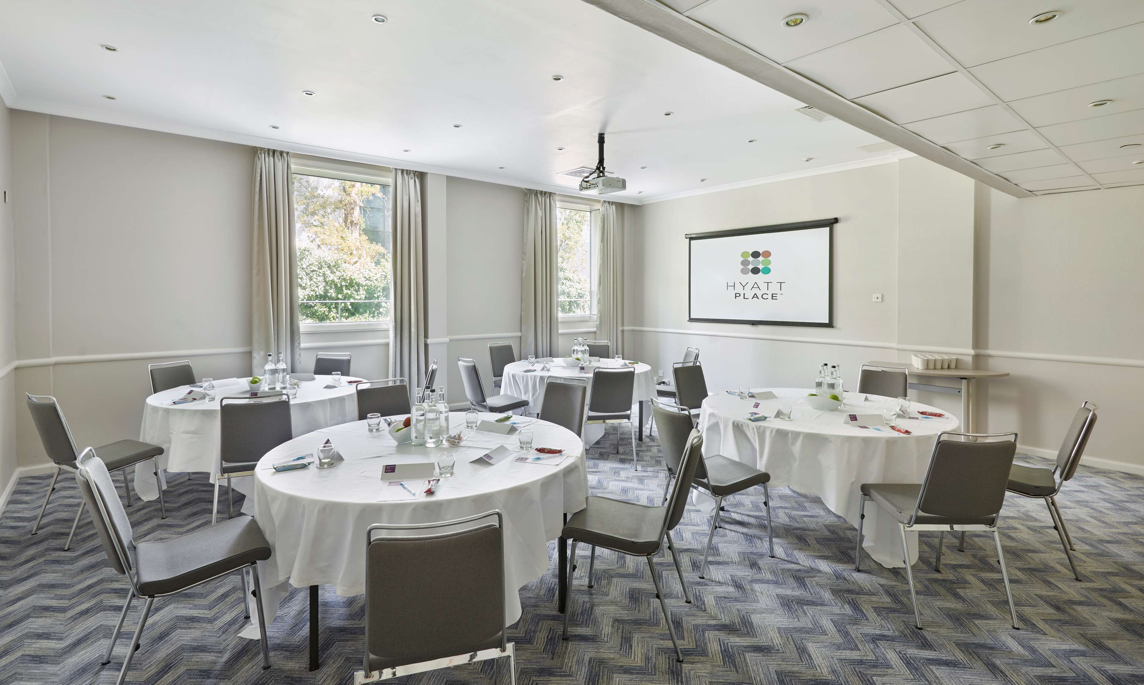 Photo - Hyatt Place London Heathrow Airport