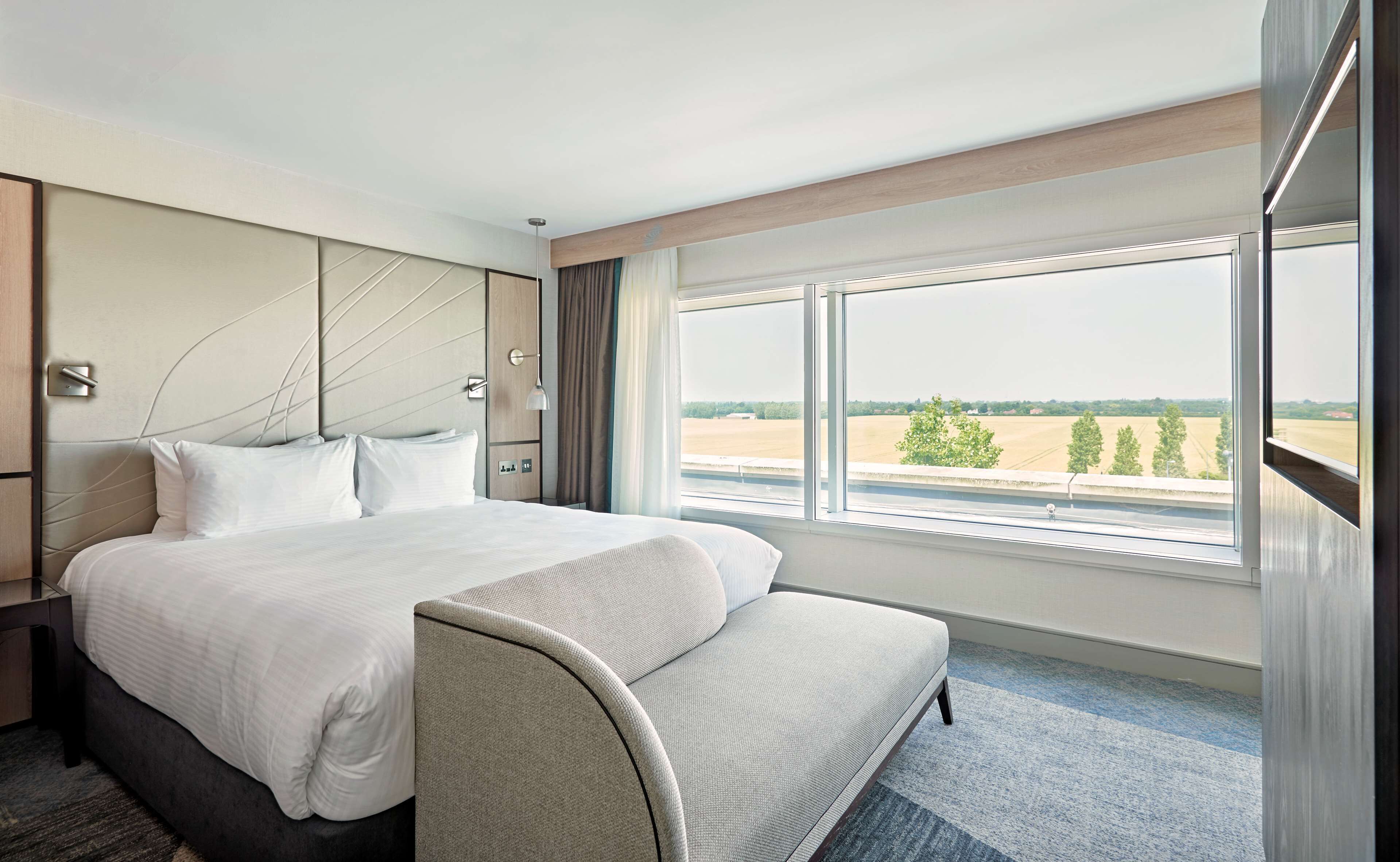 hypo-allergenic bedding, in-room safe, desk, laptop workspace