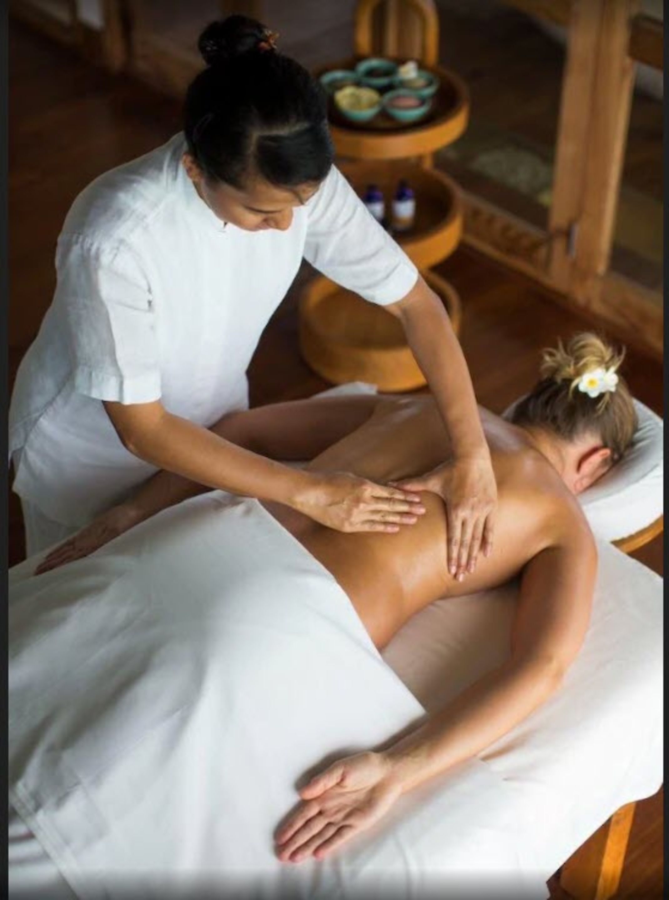 couples treatment room(s), sauna, hot tub, steam room, body treatments