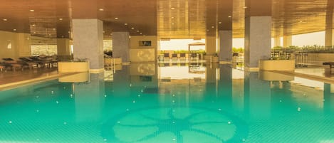 Outdoor pool, pool loungers