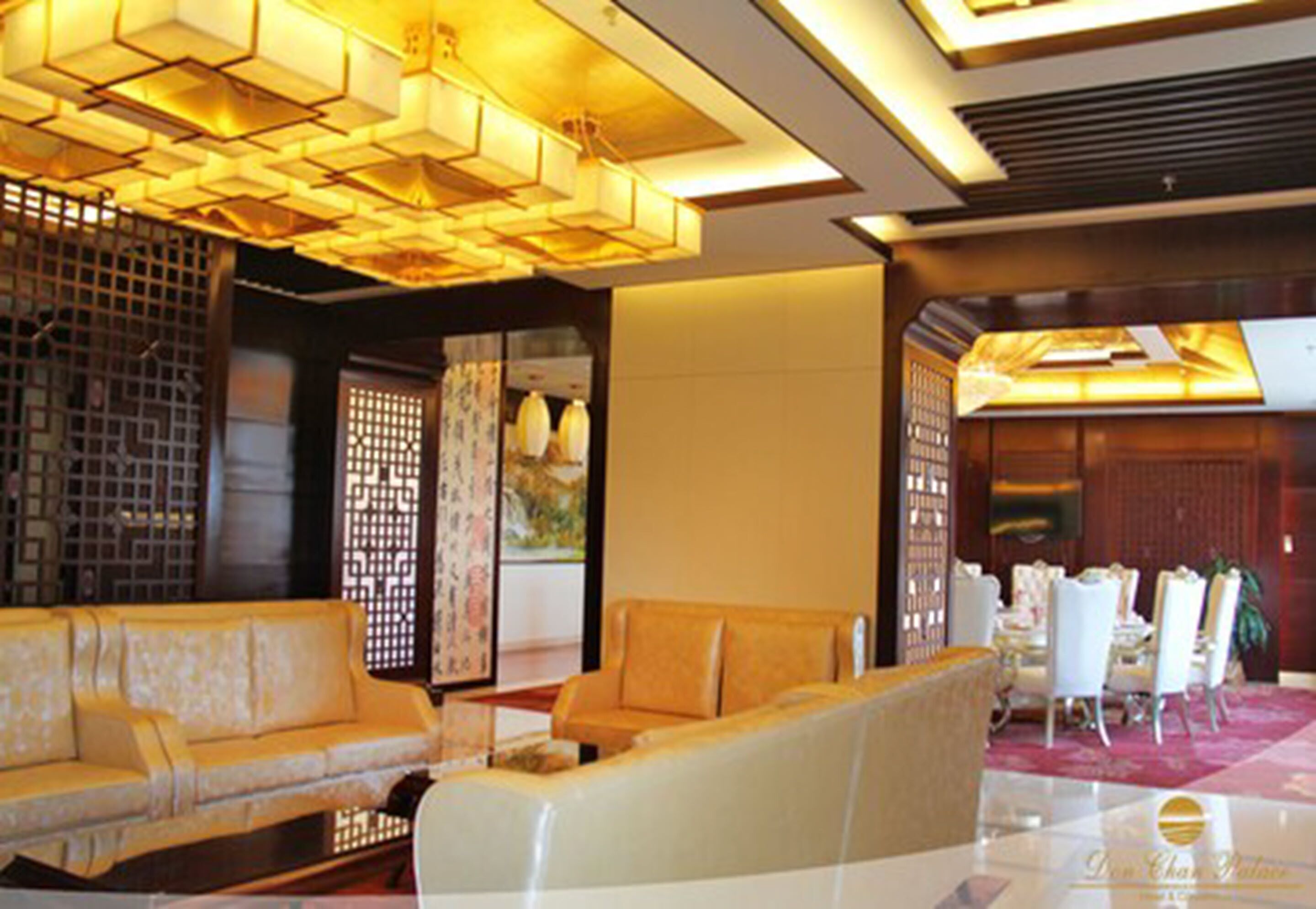 2 restaurants, spécialités Cuisine locale et internationale