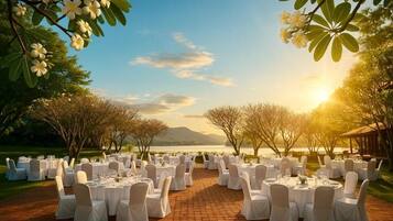 Breakfast and dinner served, international cuisine