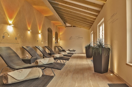 Sauna, hot tub, aromatherapy, body wraps, body scrubs, thalassotherapy