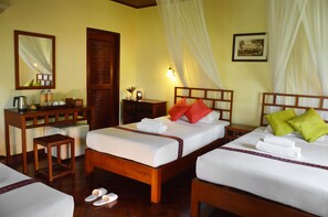 Garden Deluxe | Minibar, in-room safe, individually furnished, desk - Villa Nam Song (Vang Vieng)