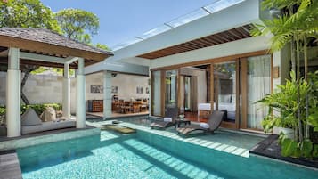 Villa, 1 chambre, vue jardin | Surmatelas, minibar, coffres-forts dans les chambres, bureau