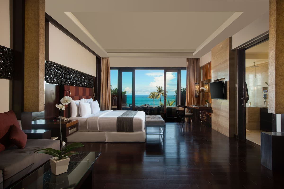 1 bedroom, pillowtop beds, minibar, in-room safe