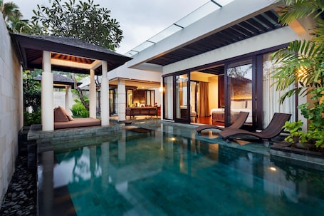 Colchones con pillow-top, minibar y caja de seguridad en la habitación