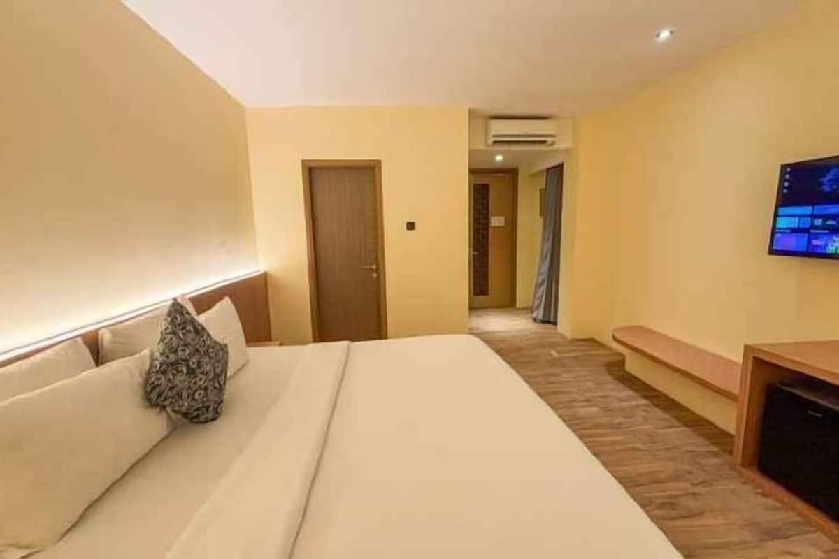 1 habitación, ropa de cama de alta calidad, minibar y escritorio