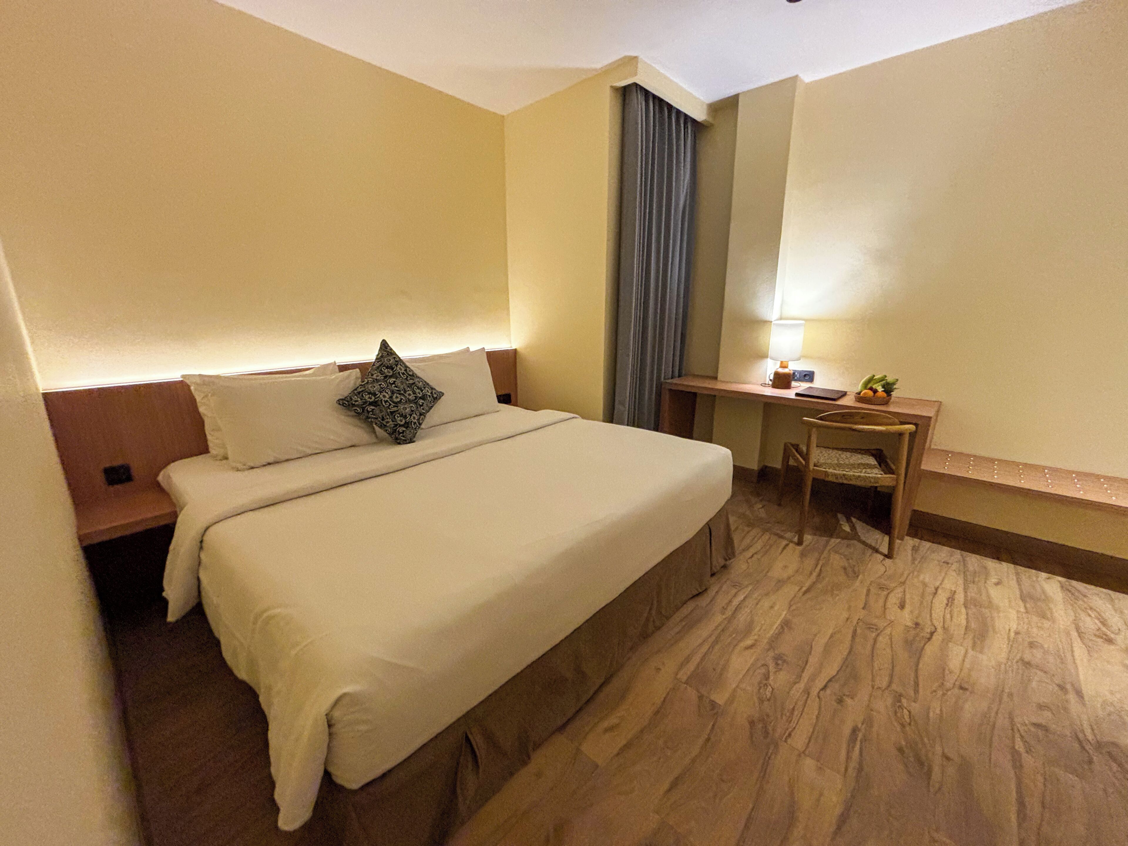 Suite, 1 Bedroom | Premium bedding, minibar, desk, laptop workspace
