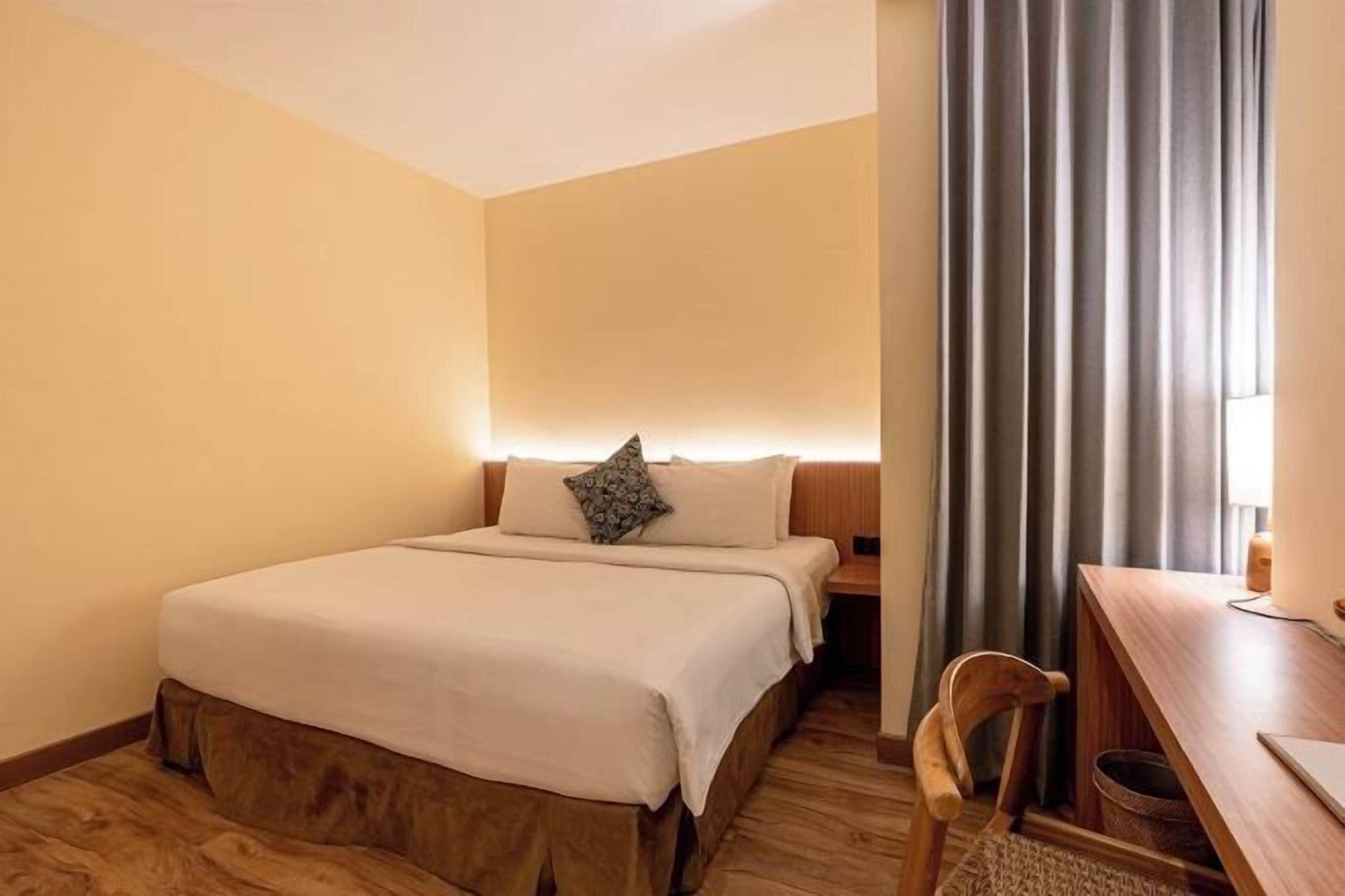 Premium bedding, minibar, desk, laptop workspace