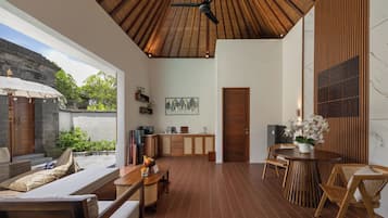 Vila, 1 quarto, piscina particular | Área de estar | TV de tela plana, console de videogame, DVD player