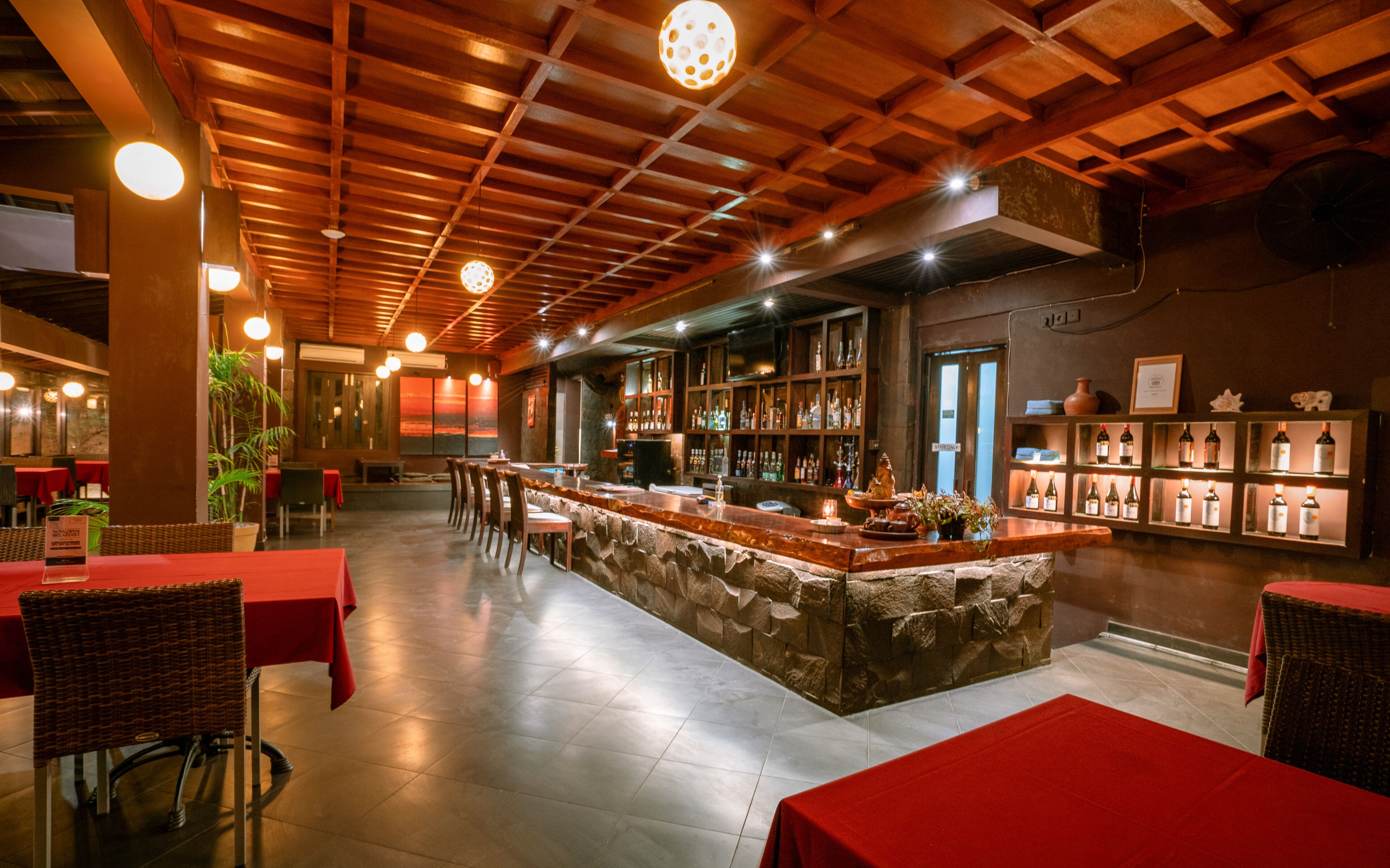 lunch and dinner served