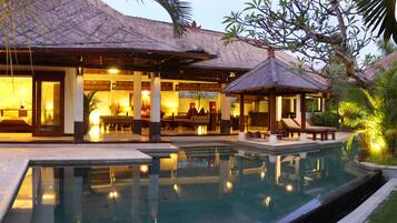 Vila, 2 kamar tidur, kolam renang pribadi | Kolam renang outdoor | Kolam renang outdoor, dengan kursi berjemur