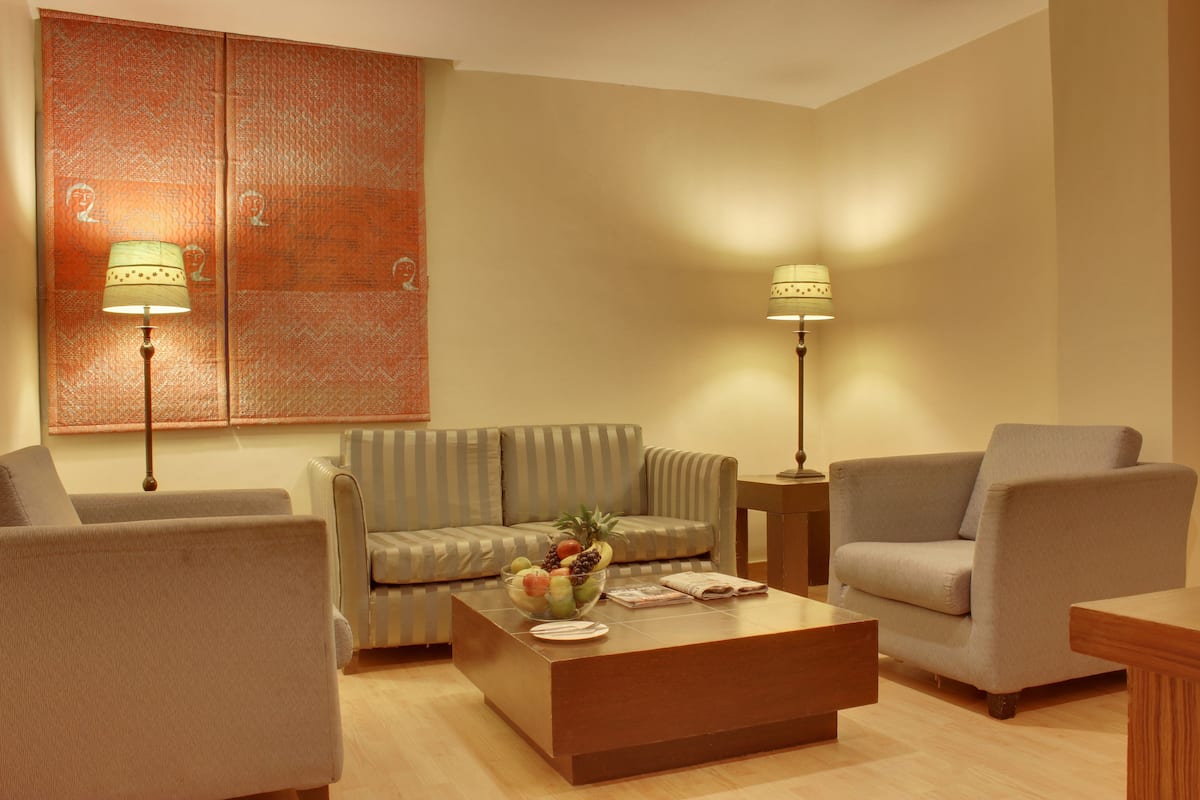 Suite | Area keluarga | TV LED