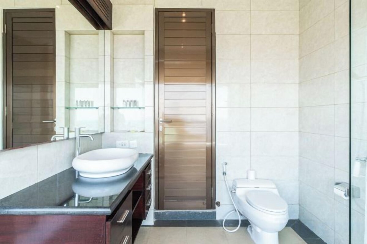 Salle de bain | Articles de toilette (gratuits), séchoir à cheveux, peignoirs