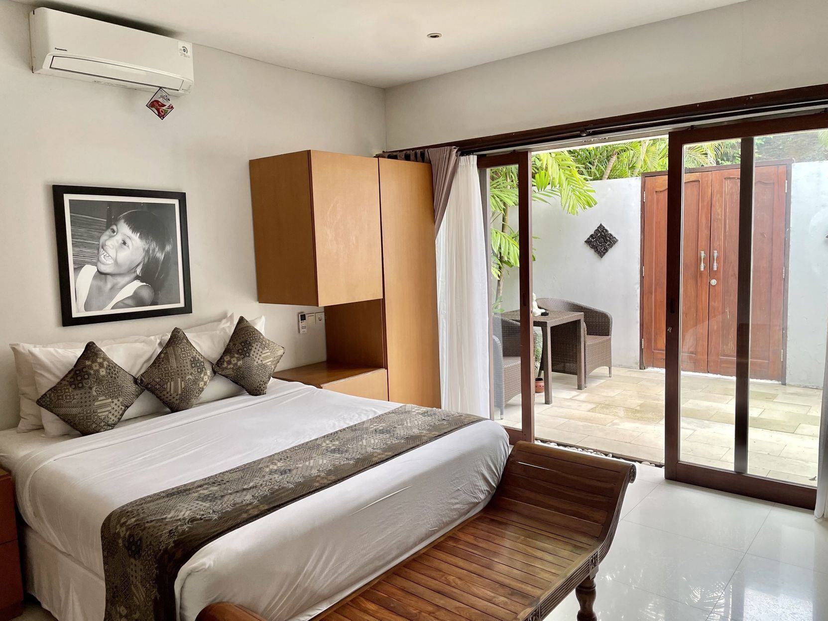 Premium bedding, down duvets, pillow-top beds, minibar