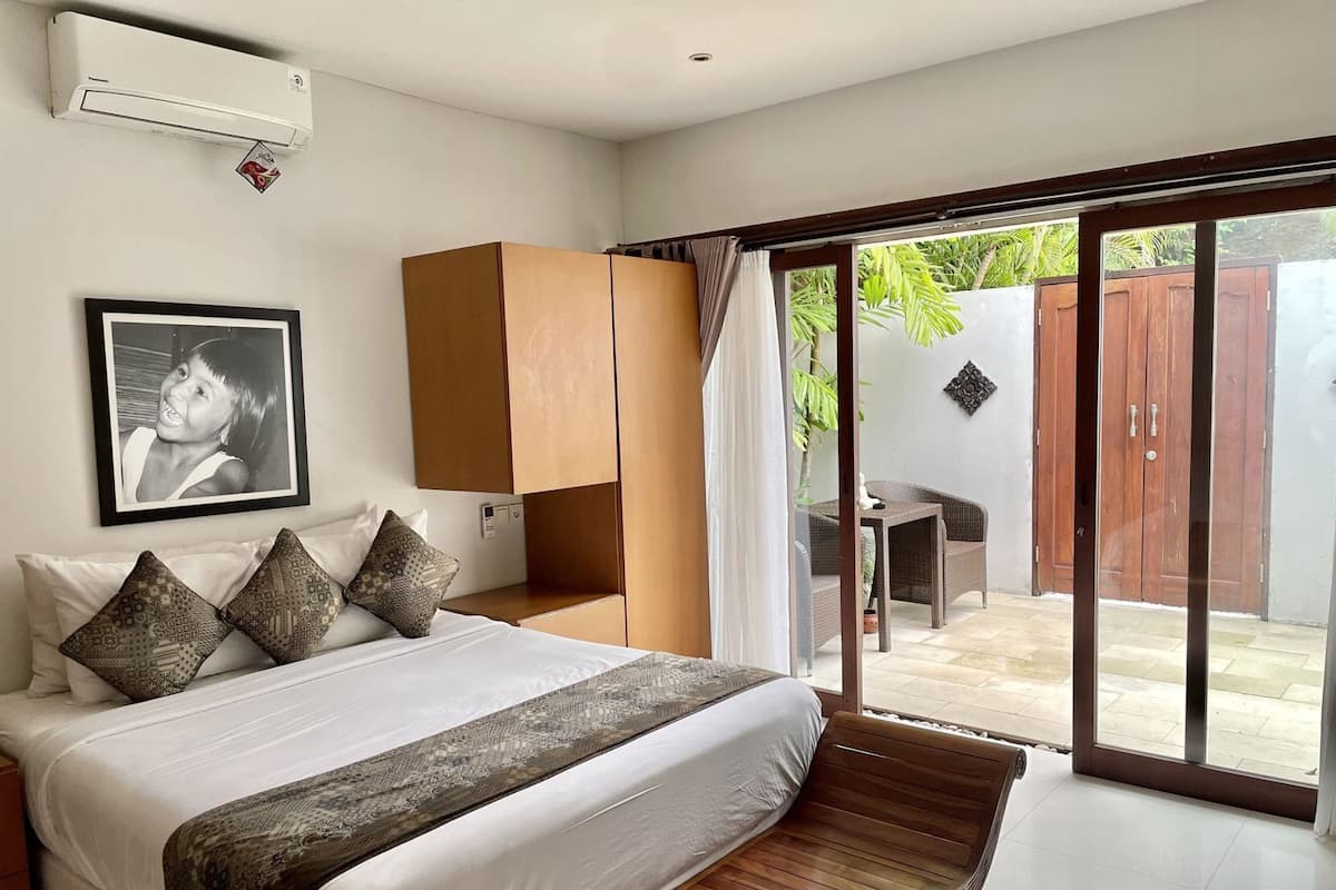 Ropa de cama de alta calidad, edredón, camas con pillow-top y minibar