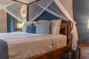 Two Bedroom Family Bungalow | Premium bedding, down comforters, pillowtop beds, minibar - Villa Coco (Seminyak)