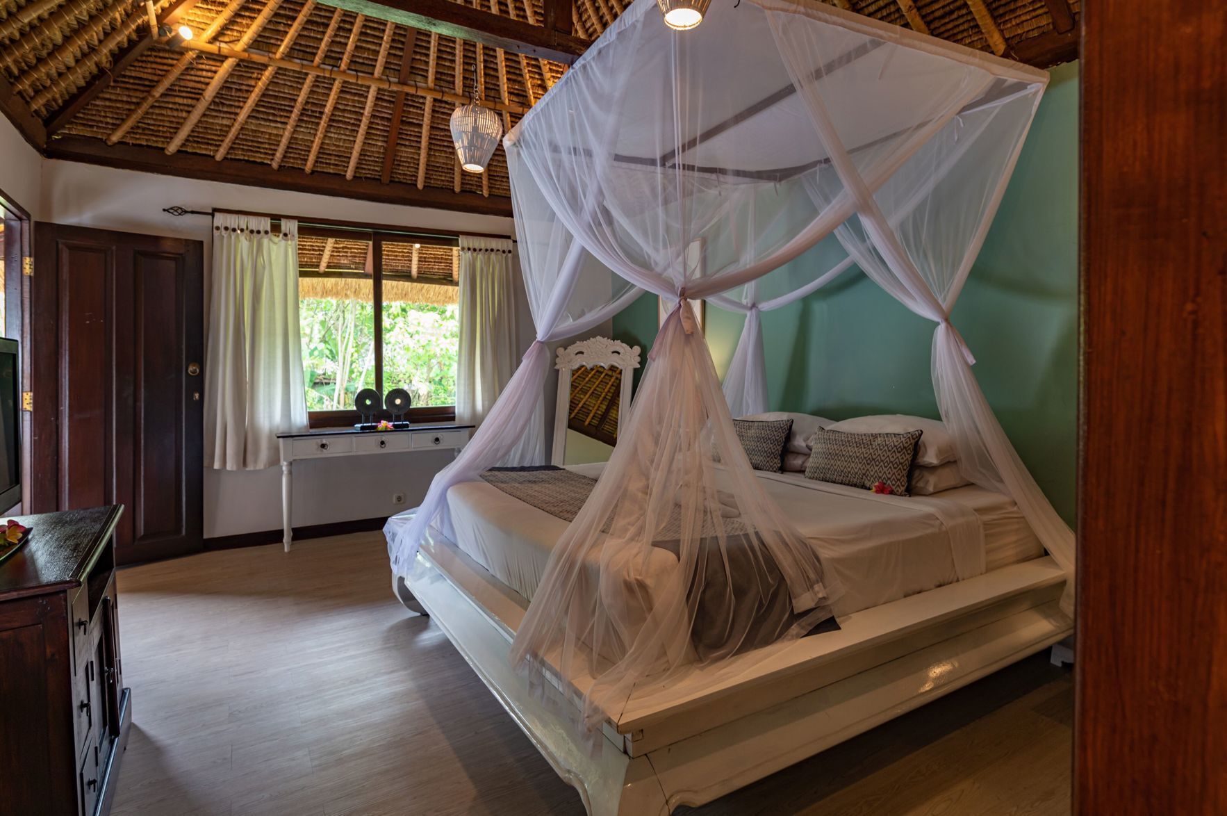 Premium bedding, down duvets, pillow-top beds, minibar