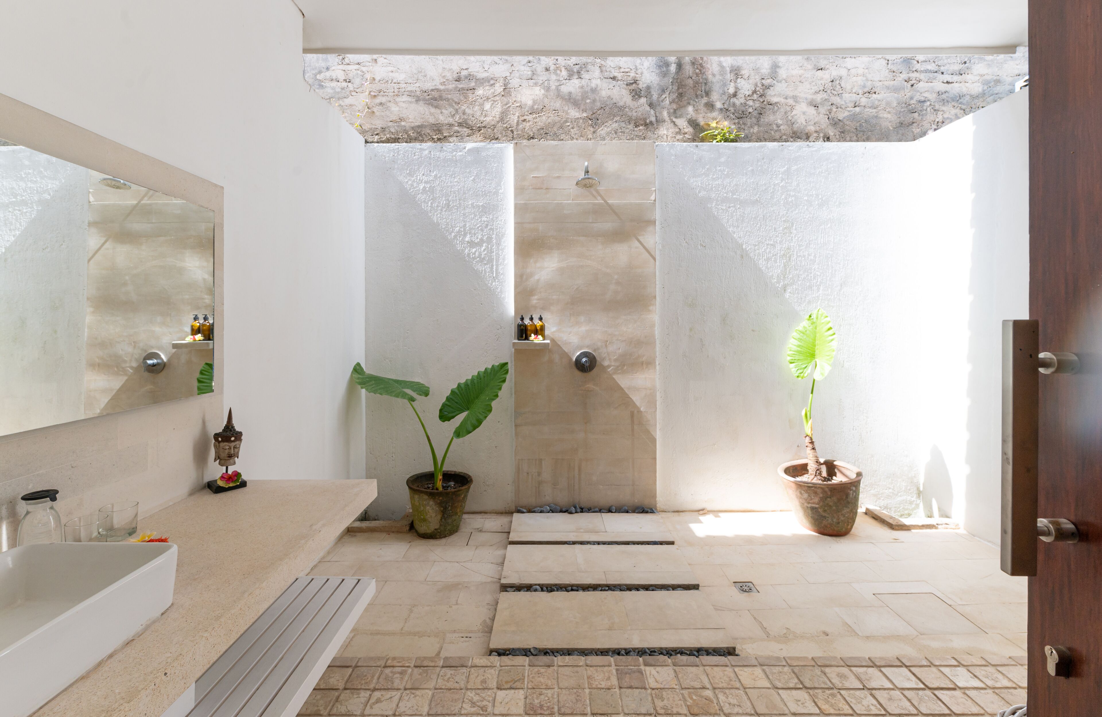 deluxe double room, 2 bedrooms, pool view | bathroom | free toiletries, hair dryer, towels, soap