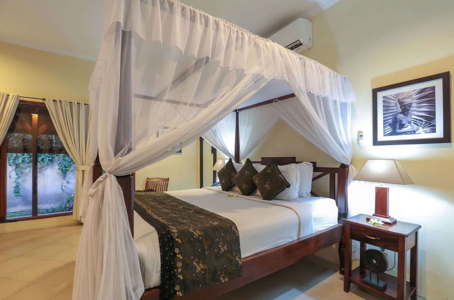 Premium bedding, down duvets, pillow-top beds, minibar