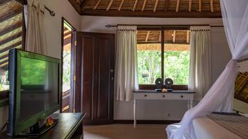 One bedroom Tropical Bungalow | 高档床上用品、羽绒被、加厚床垫、迷你吧