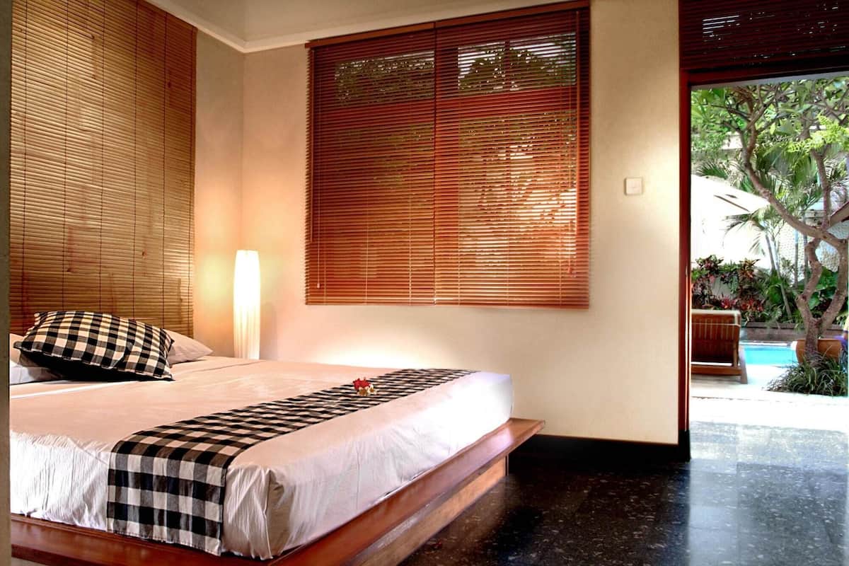 Deluxe Double Room, Poolside