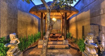 Bali Rich Seminyak Villas