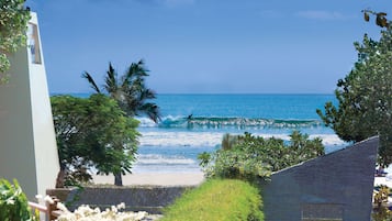 Am Strand, weißer Sandstrand