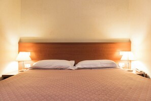 Caja de seguridad en la habitación, wifi y ropa de cama 