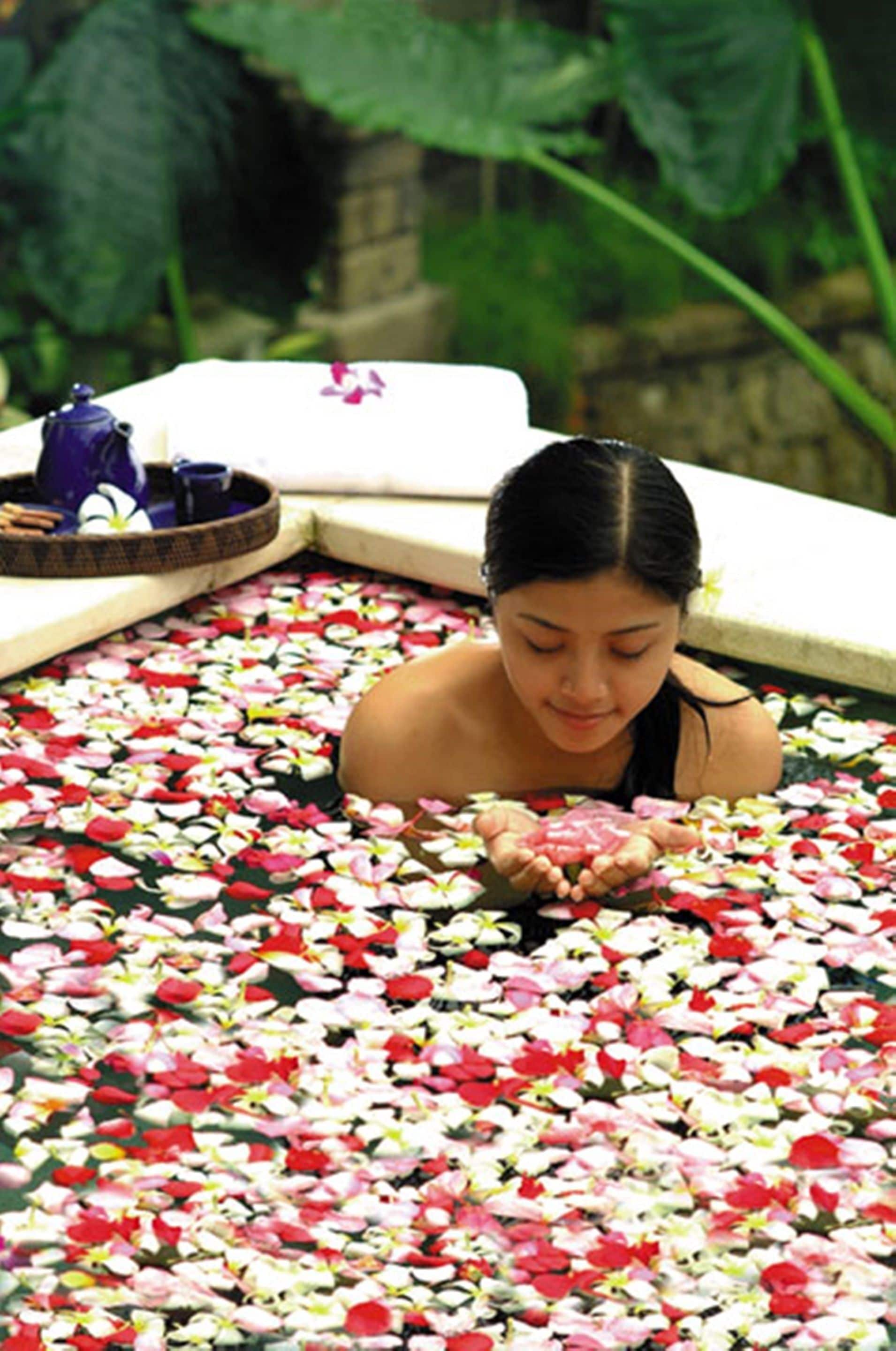 Couples treatment rooms, body treatments, aromatherapy