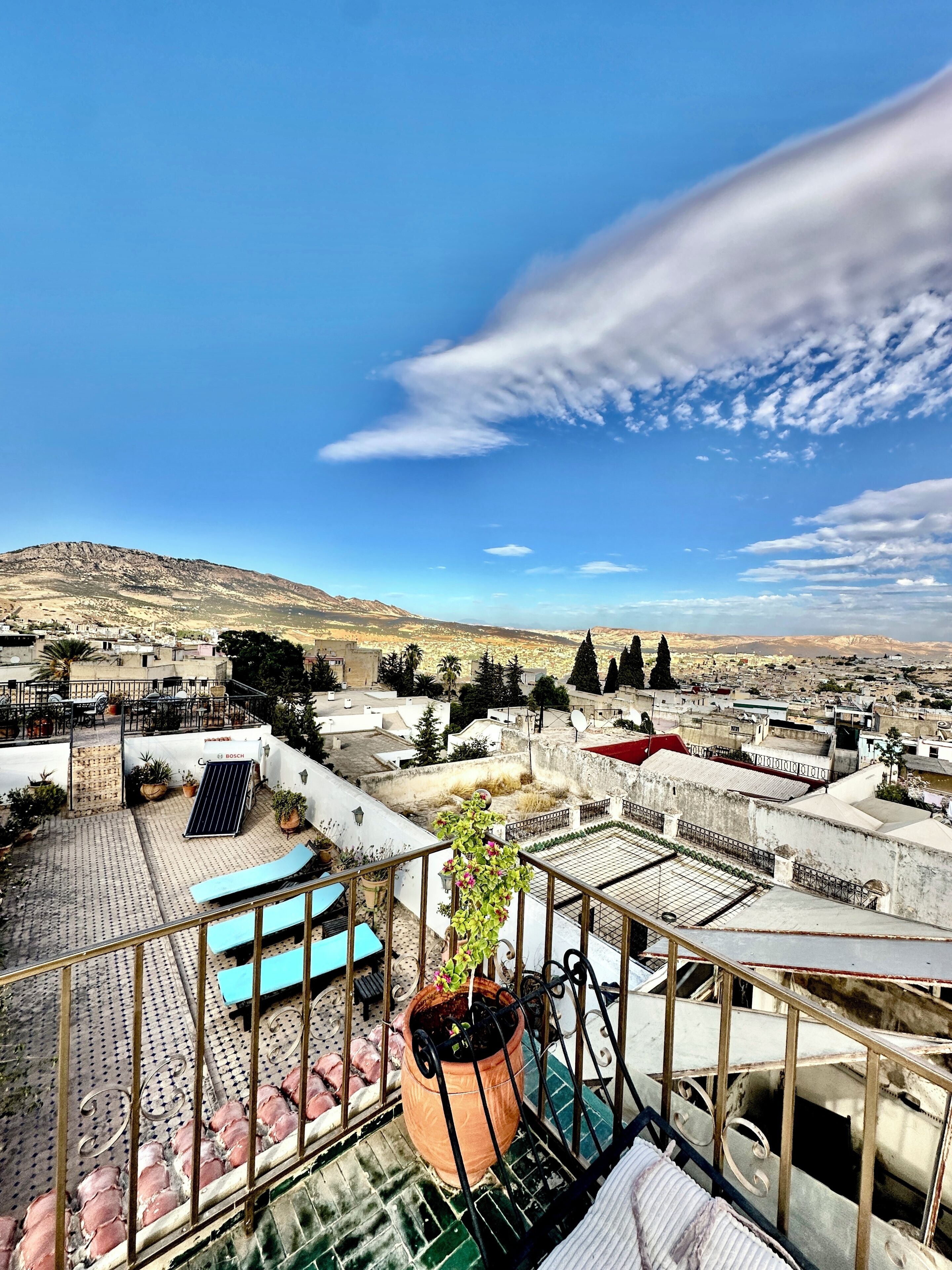 Ropa de cama de alta calidad y minibar con artículos gratuitos 