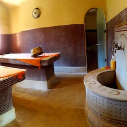 Couples treatment room(s), steam room, Turkish bath/hammam