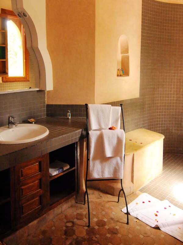 Senior Suite | Bathroom