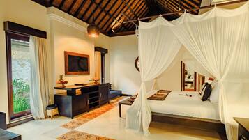 1 camera, copriletto in piuma, minibar, una cassaforte in camera