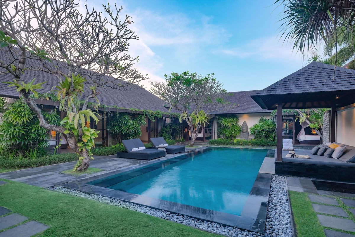 Villa presidencial, 4 habitaciones | Escritorio, tabla de planchar con plancha y cunas gratuitas