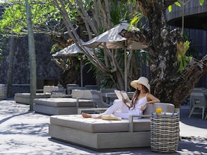 Breakfast, lunch, dinner served; pool views