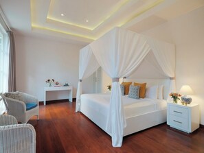 Villa, 1 Bedroom | Desk, iron/ironing board, free cribs/infant beds, rollaway beds