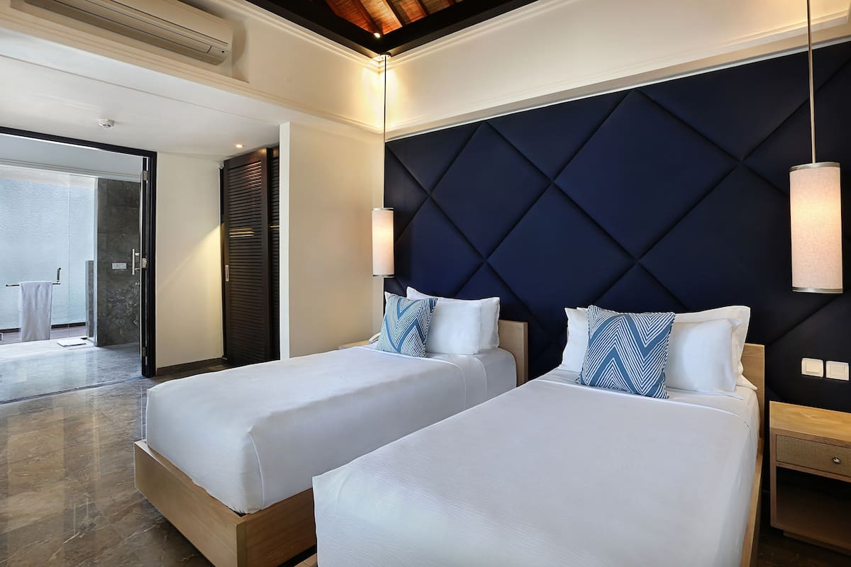 Villa, 2 Bedrooms | 1 bedroom, desk, iron/ironing board, free cribs/infant beds