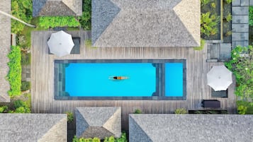 Presidential Villa, 5 Bedrooms | Desk, iron/ironing board, free cots/infant beds, rollaway beds