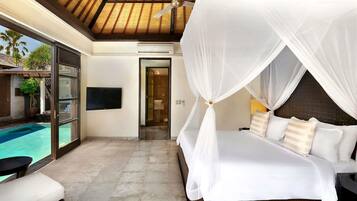 Royal Villa, 3 Bedrooms | Desk, iron/ironing board, free cots/infant beds, rollaway beds