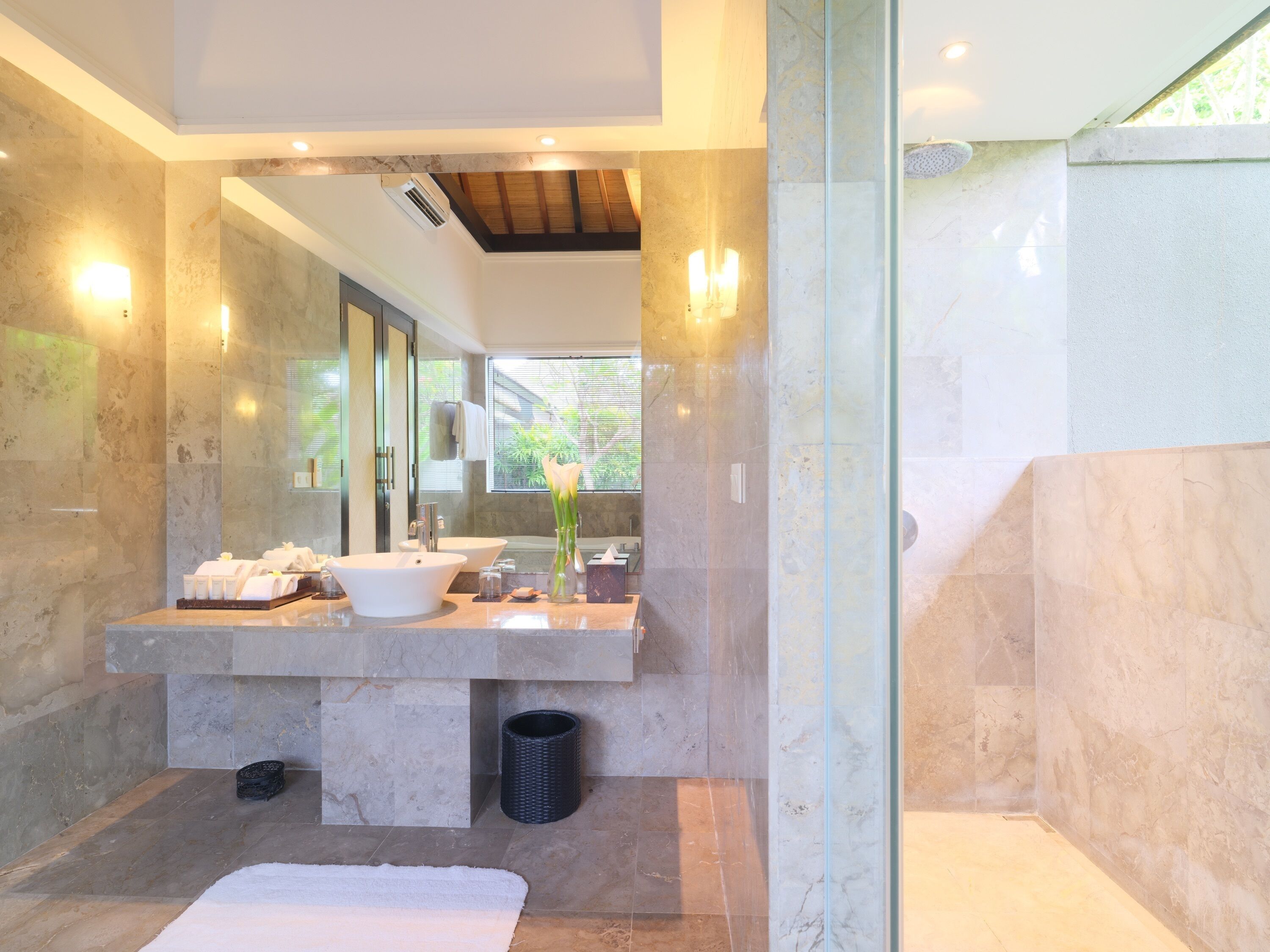 Separate bathtub and shower, eco-friendly toiletries, hair dryer