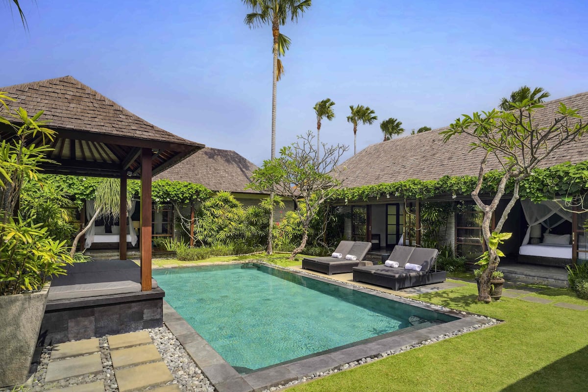 Villa presidencial, 3 habitaciones | Escritorio, tabla de planchar con plancha y cunas gratuitas