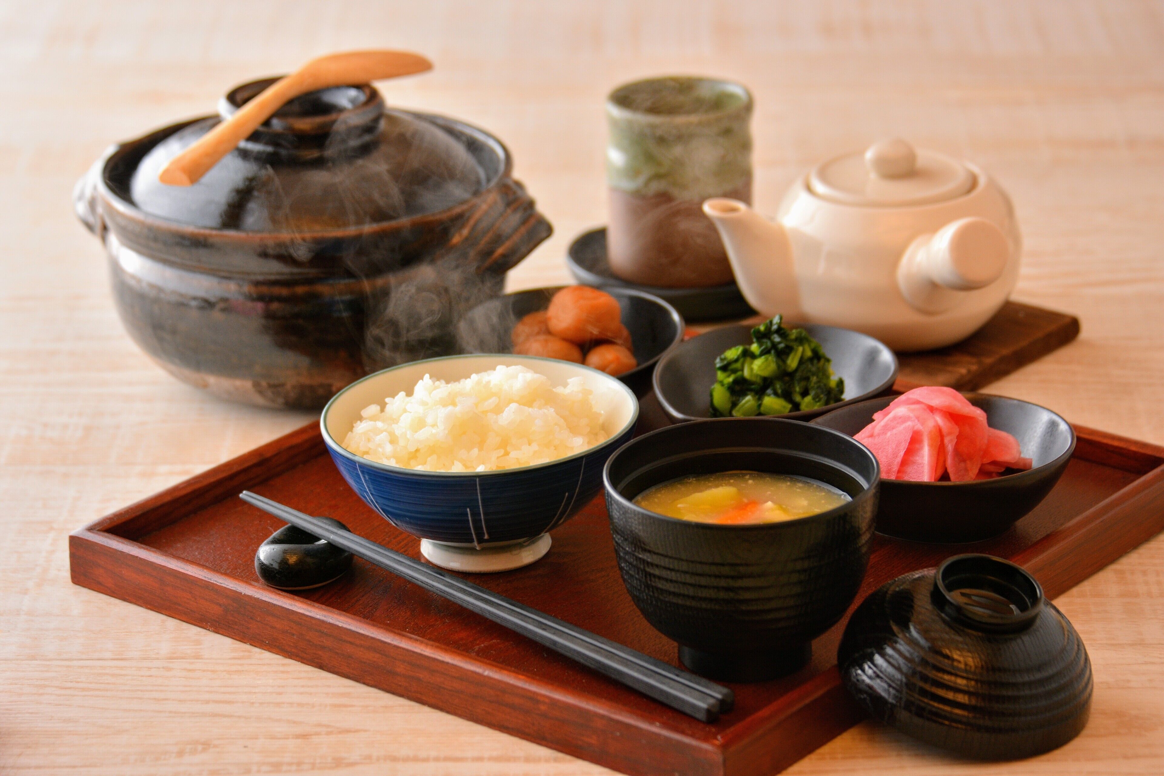 daily buffet breakfast (jpy 1900 per person)