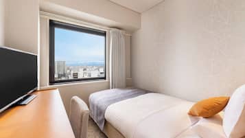 Desk, blackout drapes, free WiFi, bed sheets