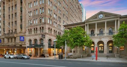 The Manor Apartment Hotel