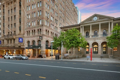 The Manor Apartment Hotel