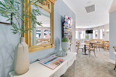 The Manor Apartment Hotel