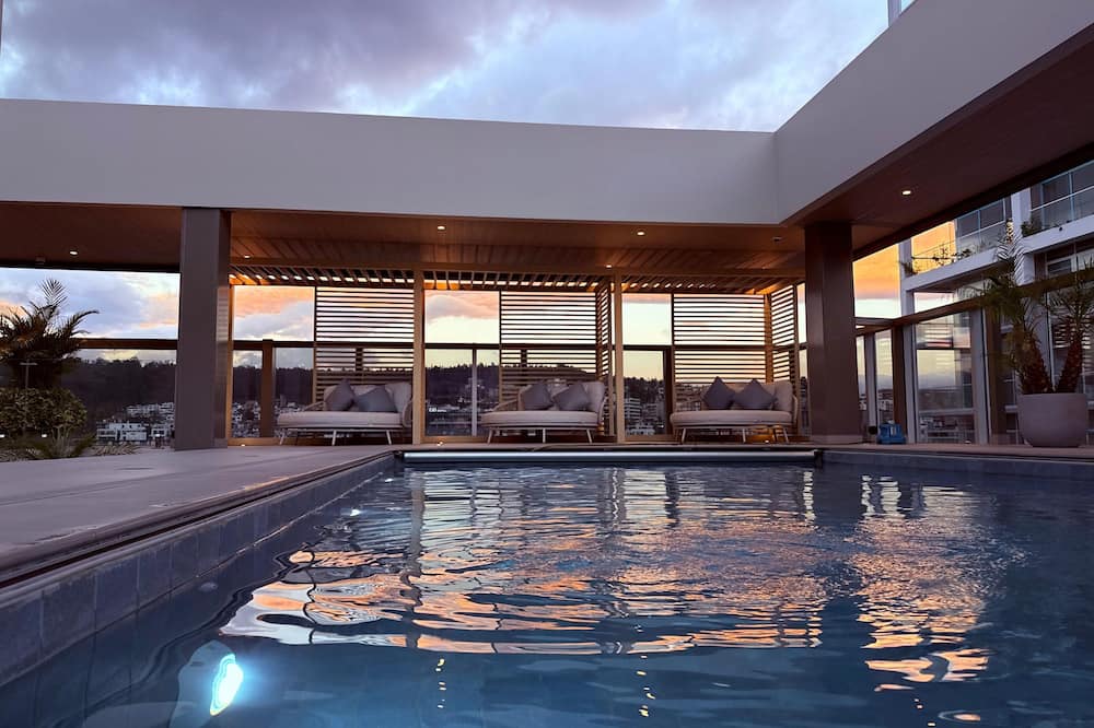 Le Parc Hotel, Beyond Stars